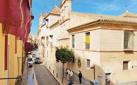 Homeyseville- Bright Apartment At Santa Cruz 6 Pax, Parking Optional